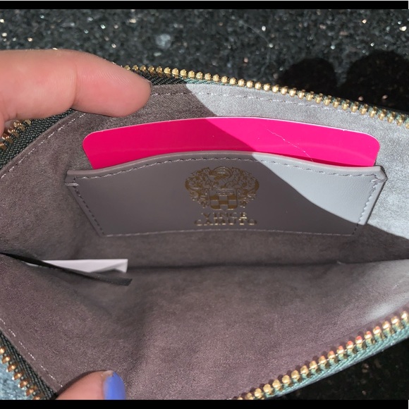 *NWT* Vince Camuto Genuine Pebble Leather Wallet - Picture 8 of 8